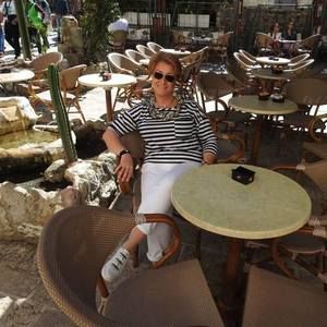 Meet your Posher, Nona